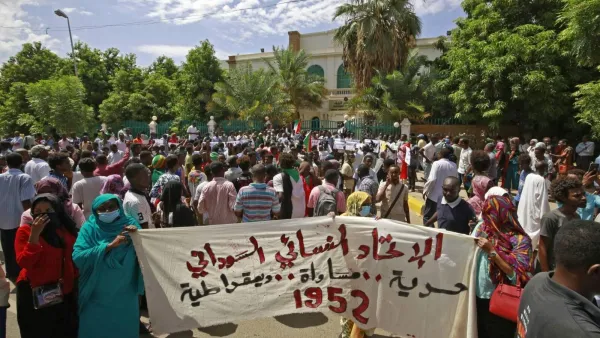 في ذكرى اتفاق المرحلة الانتقالية.. سودانيون يتظاهرون للمطالبة ب"العدالة"