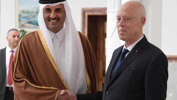 أمير قطر يبدأ زيارة رسمية للجزائر