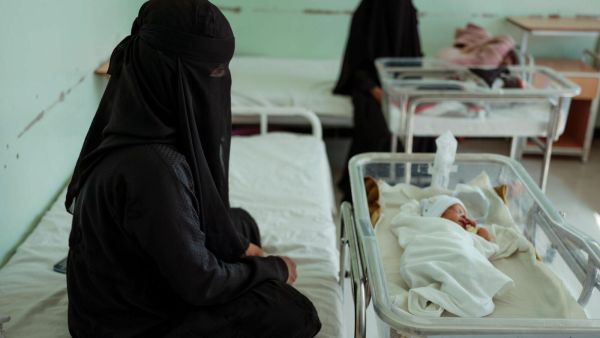  الأمهات والرضع من بين أكثر الفئات ضعفا في اليمن 