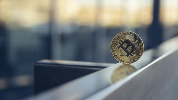 ارتفاع أسعار العملات الرقمية المشفرة أمام الدولار