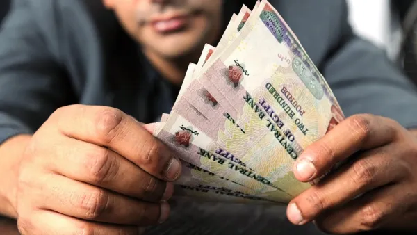 توقع صندوق النقد الدولي ارتفاع قيمة الدين الخارجي لمصر في العام المالي المقبل لتصل إلى 109.7 مليارات دولار. 