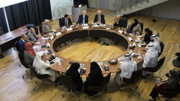 الاجتماع الأول للجنة توجيه السياسات، الذي عقده مؤتمر القمة العالمي للابتكار في الرعاية الصحية، مع المعنيين الرئيسيين في قطاع الرعاية الصحية المحلي.