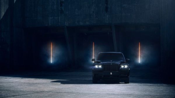 رولز رويس تكشف عن سيارتها الجديدة "بلاك باد كولينان"