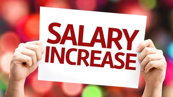 The 54 percent that does look forward to a fatter paycheque sometime this year have their reasons to expect the hike