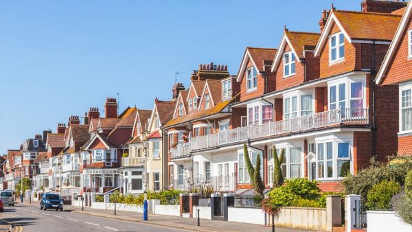 Gulf Investors Buy UK’s Luxury Properties Before a Projected Massive Rise in Prices