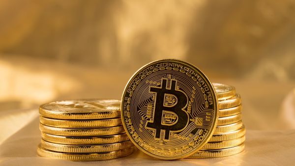 The crypto market cap increased to $176.5 billion from $169 billion last Friday.