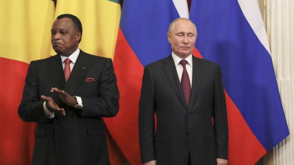 Russia's President Vladimir Putin (R) and Congolese President Denis Sassou Nguesso attend a signing ceremony following their talks at the Kremlin in Moscow on May 23, 2019.  EVGENIA NOVOZHENINA / POOL / AFP
