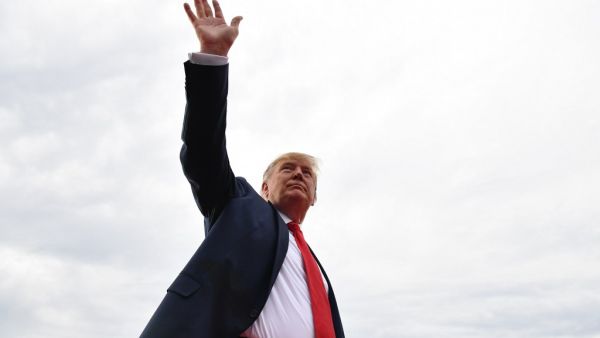 US President Donald Trump waves as he leaves after attending the "Salute to America" Fourth of July event at the Lincoln Memorial in Washington, DC, July 4, 2019.  MANDEL NGAN / AFP