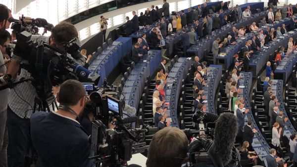 MEPs from Brexit party_uk turn their back as the EUropean anthem is played in the European Parliament (Twitter)