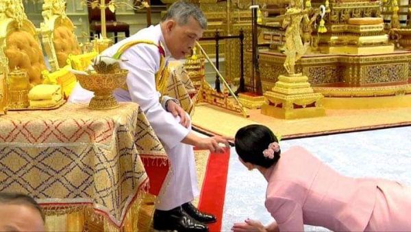 Thailand’s King Maha Vajiralongkorn on Wednesday married the deputy head of his personal guard force and gave her the title Queen Suthida (Twitter)
