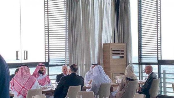 Saudi Crown Prince Mohammed bin Salman and US Secretary of State Mike Pompeo hold meeting at a waterfront restaurant in Jeddah (aawsat.com)