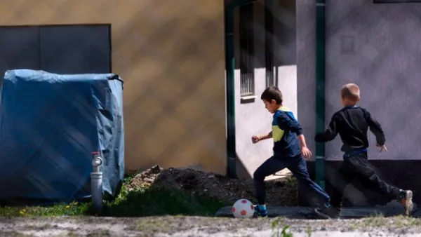 Kosovo Flies Home Jihadists’ Families From Syria (Twitter)