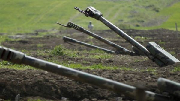  الطائرة الأذربيجانية التي تشغلها شركة سيلك واي قد أقلعت من مطار رامون بالقرب من قاعدة عوفدا العسكرية