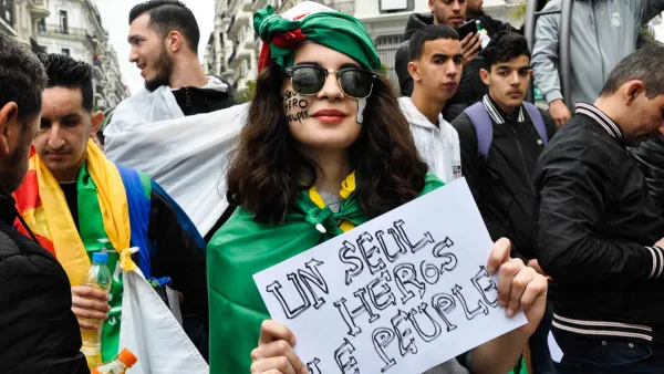 يوجد بين سجناء القليعة الصحافي خالد درارني الذي صار رمزا للنضال