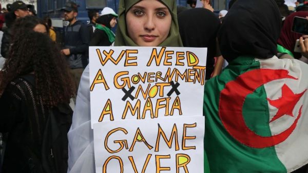 شهدت الجزائر منذ فبراير/شباط 2019 حراكا شعبيا مناهضا للسلطة