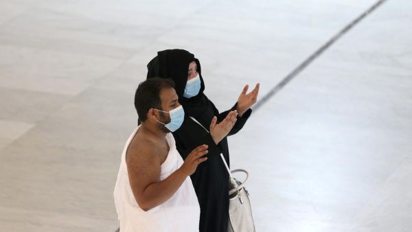 سعوديون يواجهون التقشف