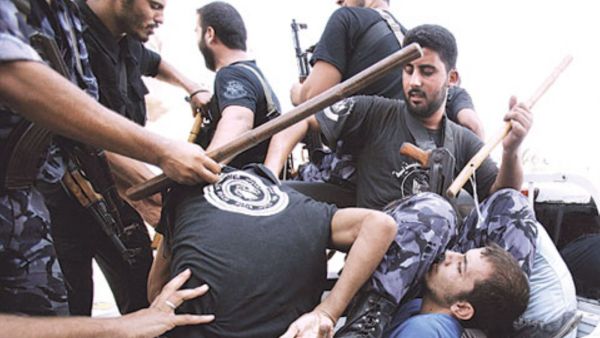  أمعنت "حماس" في تدمير المؤسسات وقمع الحريات، ففرضت بقوة السلاح إجراءات تعسفية على كل من خالفها الرأي