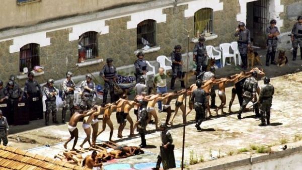 أكاديميتين غربيتين مسجونتين لدى إيران بتهمة التجسس بدأتا الإضراب عن الطعام في سجن إيفين بطهران.