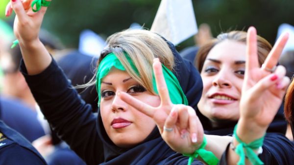 يحاذي إقليم "أذربيجان غربي" إقليم "كردستان العراق" وتركيا