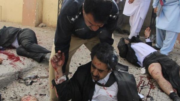  المواجهات بين الطرفين بدأت على إثر قيام القوات الباكستانية ببناء مراكز داخل الأراضي الأفغانية