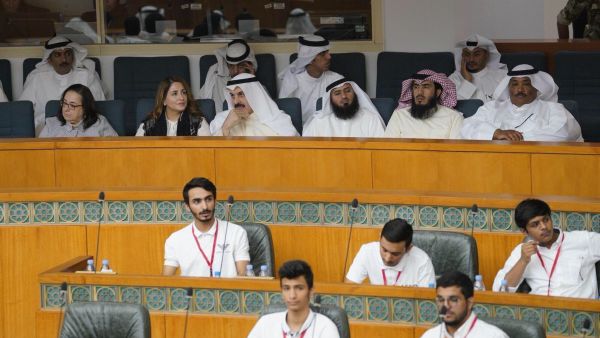 اعتاد نواب الكويت على استجواب اعضاء الحكومة في اجواء ديمقراطية عربية نادرة 