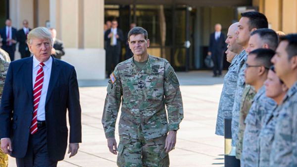 كان إسبر في الصف الأول من مسؤولي الإدارة الأميركية الذين وقفوا إلى جانب ترامب لالتقاط صورة أمام الكنيسة