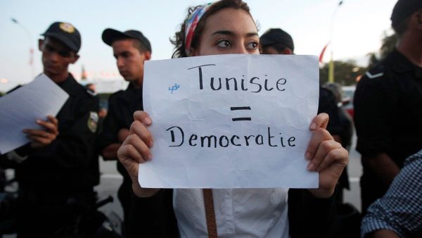 اعتبر المحتجون أن الحكومة فشلت في إدارة أغلب الملفات