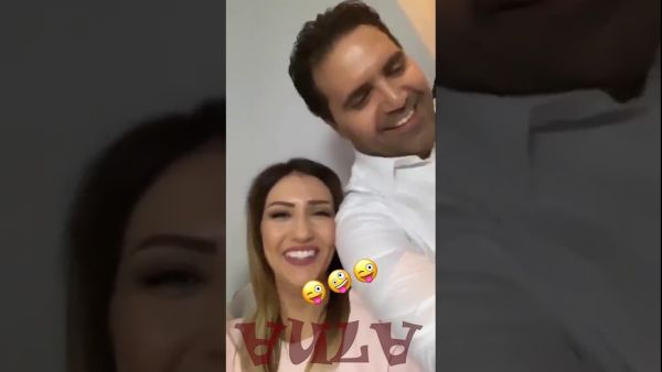 وجهت زوجته (كاميليا بولبيار)، وهي إحدى مشاهير السوشل ميديا في تونس، سؤالا له عن آرائه السياسية ودوافعه للترشح لهذا المنصب