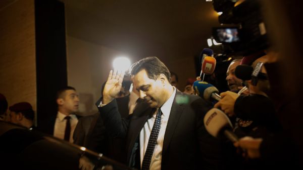  لم يبد المتظاهرون الناقمون على الطبقة السياسية موقفا جامعا من تكليف دياب 