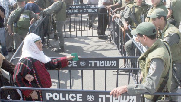 ساعات العمل ضائعة بسبب الحواجز