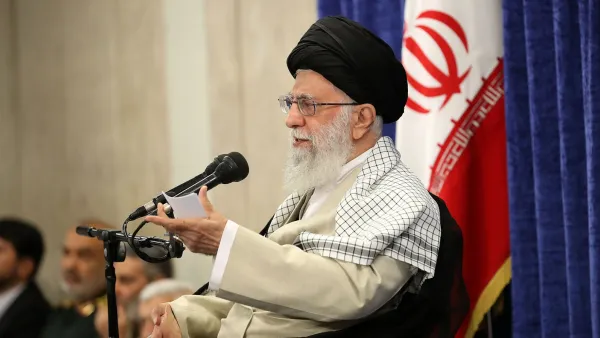 وأعلن خامنئي رفض طهران عرض الرئيس الأمريكي دونالد ترامب التفاوض معها.