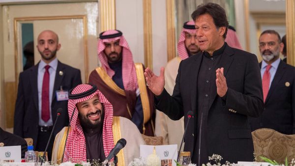 السعودية وحلفائها ، يشعرون بالقلق إزاء وجود أمير قطر والرئيس التركي والرئيس الإيراني في القمة