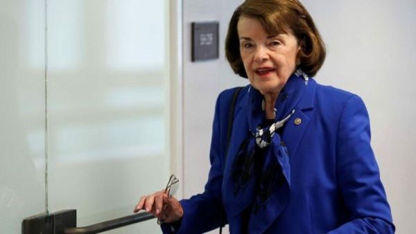  السيناتورة الأمريكية عن الحزب الديمقراطي ديان فاينشتاين التقت مع وزير الخارجية الإيراني جواد ظريف