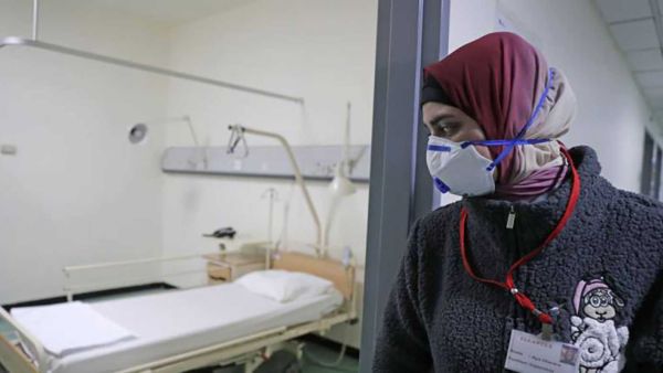 وأكد المدير العام لمنظمة الصحة العالمية أنه سيواصل العمل من المنزل.
