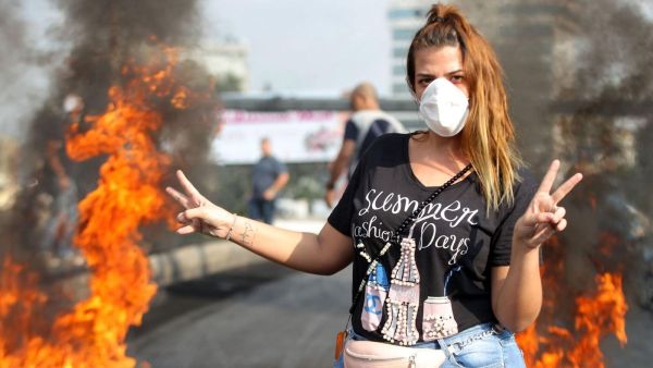   الحريري أقر حزمة من الإصلاحات لتحسين الأوضاع الاقتصادية السيئة التي تسببت بموجة من الاحتجاجات 