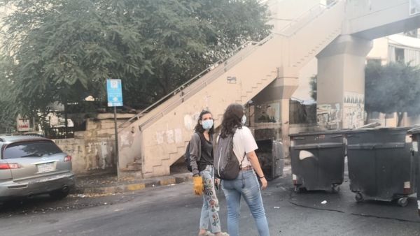 فيديوهات توثق لحظة تعرض المحتجين لعمليات الاعتداء، وتظهر أن المعتدين كانوا من أنصار الرئيس "بري".