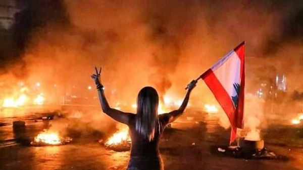 أمهل رئيس الوزراء سعد الحريري شركاءه في الحكومة 72 ساعة لدعم "الإصلاحات" 