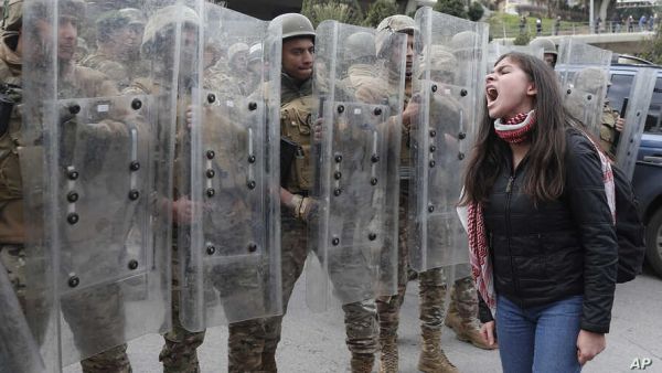 لبنان إحدى أكبر دول العالم المثقلة بعبء الدين
