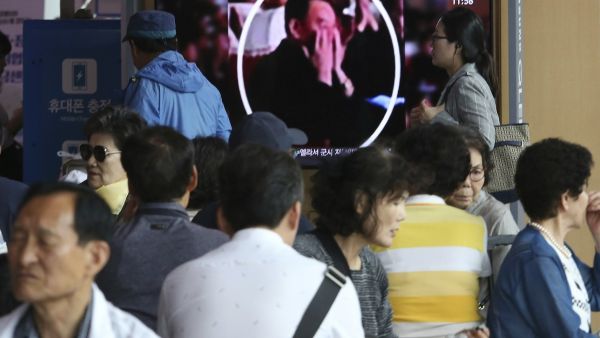 صحيفة  "تشوسون إلبو" الكورية الجنوبية  أفادت بأن بيونغ يانغ أعدمت كيم هيوك تشول