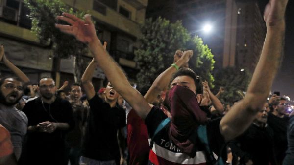 ونص البلاغ، على أن "محمد علي بث أخبارا كاذبة ومضللة بغرض تأجيج المشاعر