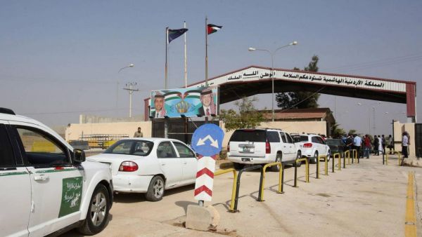 تقدر أعداد اللاجئين السوريين في الأردن بـ 1.3 مليون لاجئ وفق إحصاءات الحكومة الأردني تقدر أعداد اللاجئين السوريين في الأردن بـ 1.3 مليون لاجئ وفق إحصاءات الحكومة الأردني