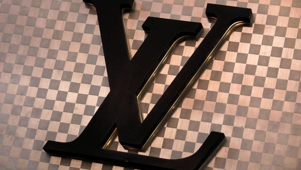 لويس فيتون- Louis Vuitton