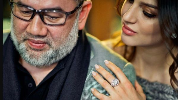 ملك ماليزيا السابق محمد الخامس وطليقته الروسية "أوكسانا فوفودينا"