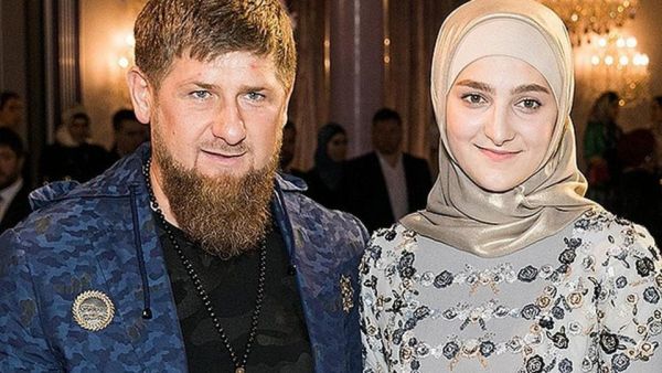 الرئيس الشيشاني برفقة ابنته عائشة
