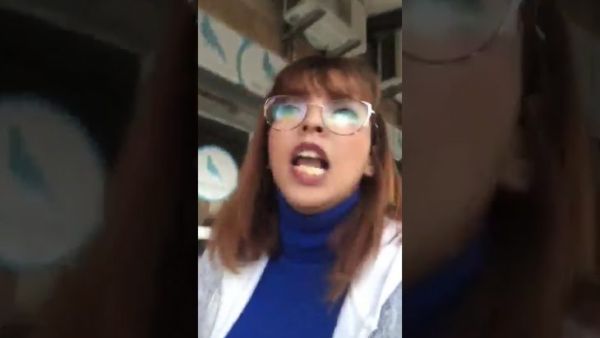 مشهد من الفيديو