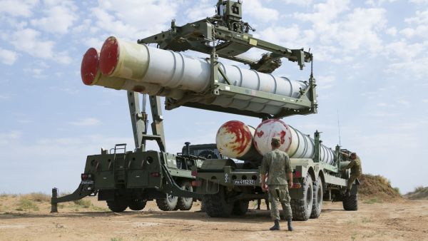تركيا وروسيا تقتربان من الاتفاق على دفعة ثانية من صواريخ إس400
