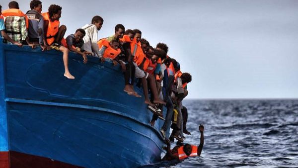 غرق 67 مهاجراً قبالة سواحل طرابلس الليبية