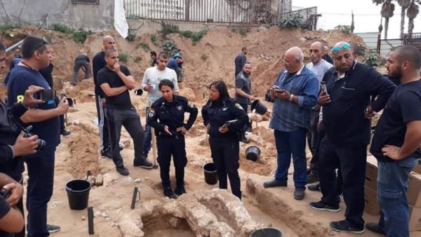 تتواصل الاحتجاجات رغم محاولات الشرطة الإسرائيلية فضها