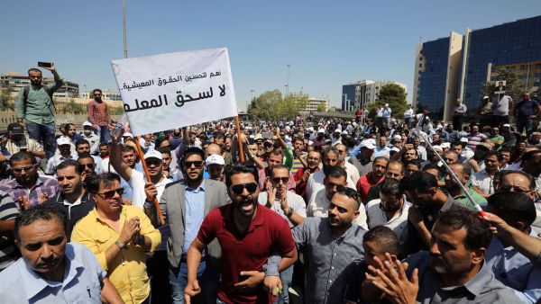 لفتت الوزارة إلى أن تحذيرها يشمل مدراء المدارس الداعمين للإضراب