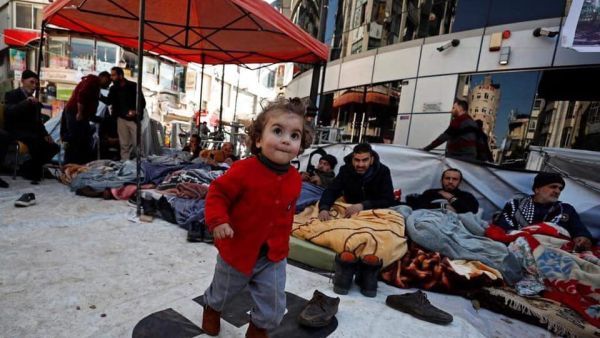 محررون يواصلون إضرابهم برام الله ونقل عدد منهم للمستشفى